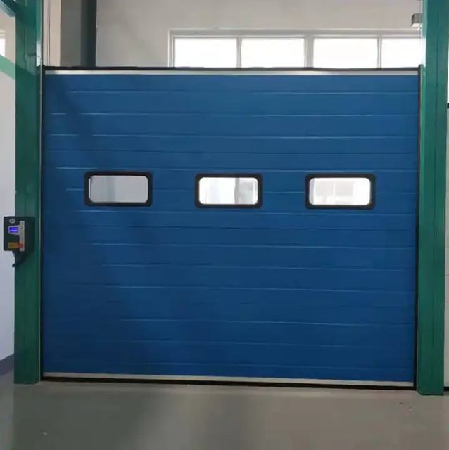 Puerta industrial seccional con control remoto de operación eléctrica de almacén